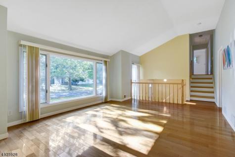 50 Falcon Road Livingston NJ 07039