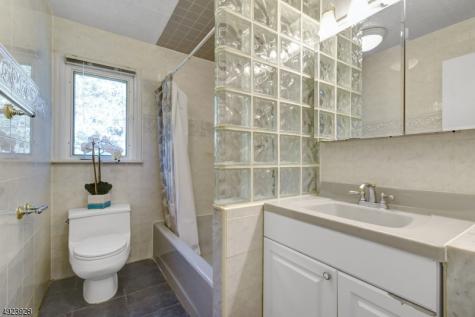 50 Falcon Road Livingston NJ 07039
