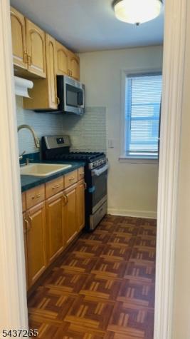 728 Thomas Street Elizabeth NJ 07202