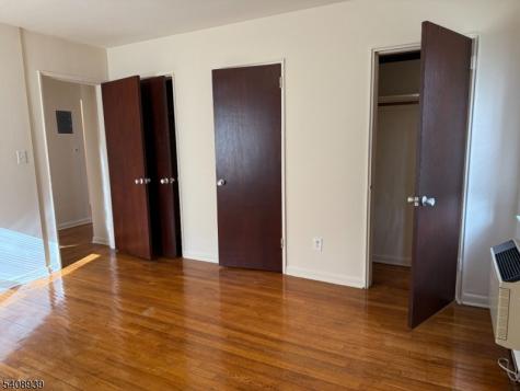 16 Roosevelt Place Montclair NJ 07042