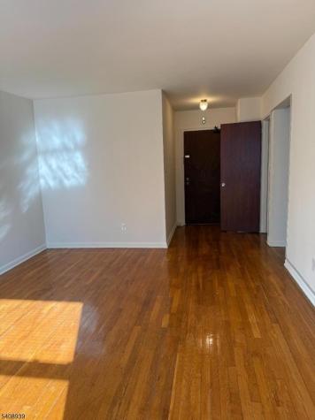 16 Roosevelt Place Montclair NJ 07042