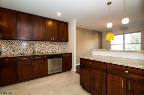 22 Frankie Lane East Hanover NJ 07936