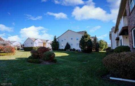 22 Frankie Lane East Hanover NJ 07936