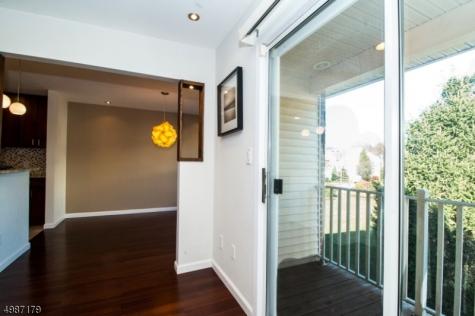 22 Frankie Lane East Hanover NJ 07936