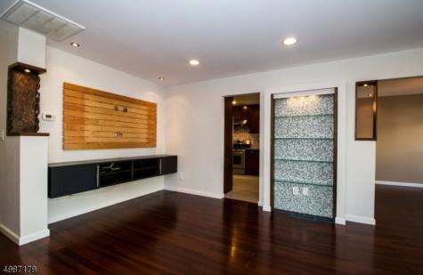 22 Frankie Lane East Hanover NJ 07936