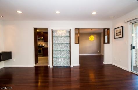 22 Frankie Lane East Hanover NJ 07936