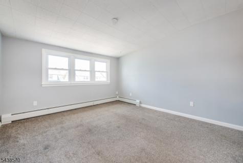 86 E 9th Street Clifton NJ 07011