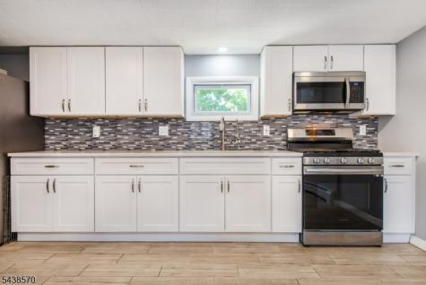 86 E 9th Street Clifton NJ 07011