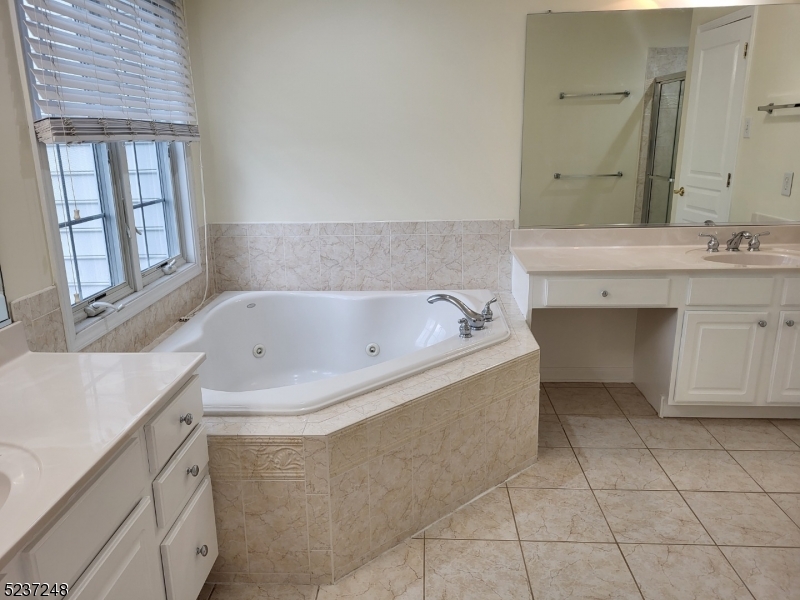 112 Independence Trail Totowa NJ 07512
