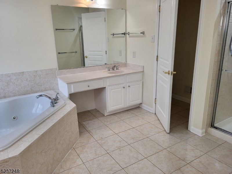 112 Independence Trail Totowa NJ 07512