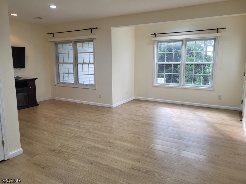 112 Independence Trail Totowa NJ 07512