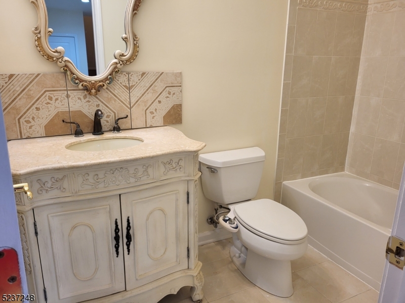 112 Independence Trail Totowa NJ 07512