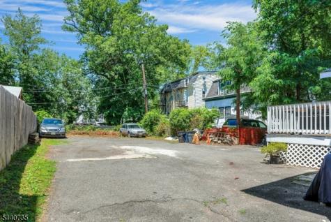 127 S Burnett St R2 East Orange NJ 07018