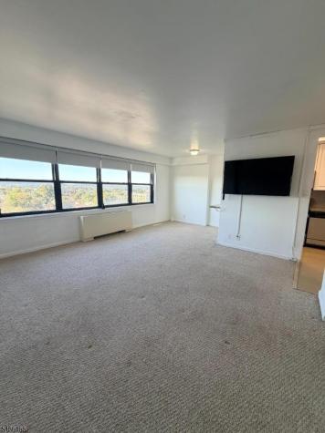 285 Aycrigg Avenue Passaic NJ 07055