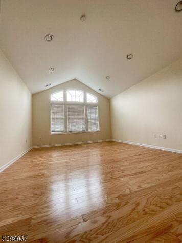 511 Kensington Lane Livingston NJ 07039