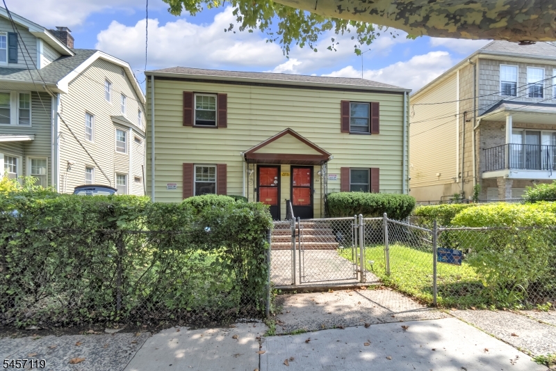 52 Clinton Place Newark NJ 07108