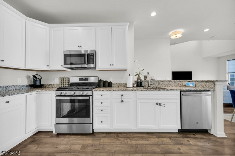 81 Sequoia Drive Cedar Grove NJ 07009