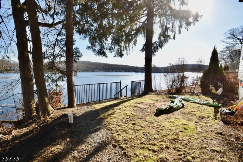 60 W Shawnee Trail Jefferson NJ 07885