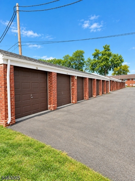 38 Colfax Manor Roselle Park NJ 07204