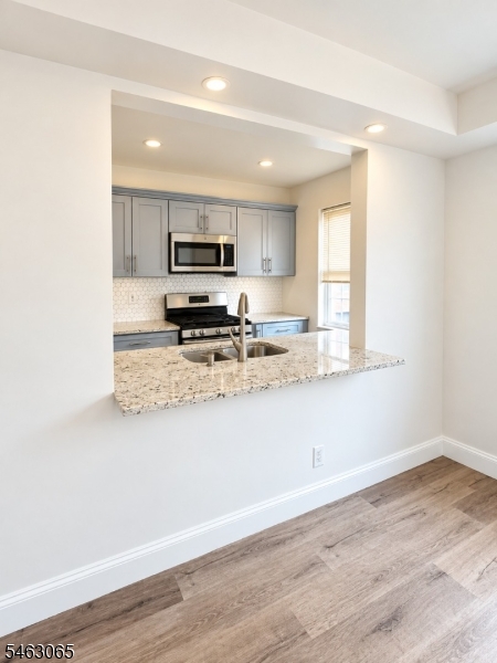 38 Colfax Manor Roselle Park NJ 07204