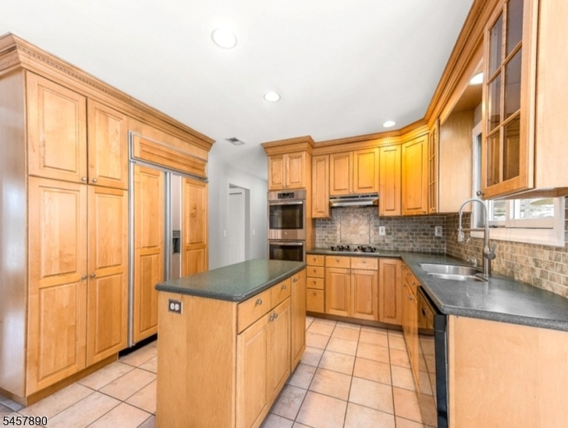 2 Echo Lane Randolph NJ 07869