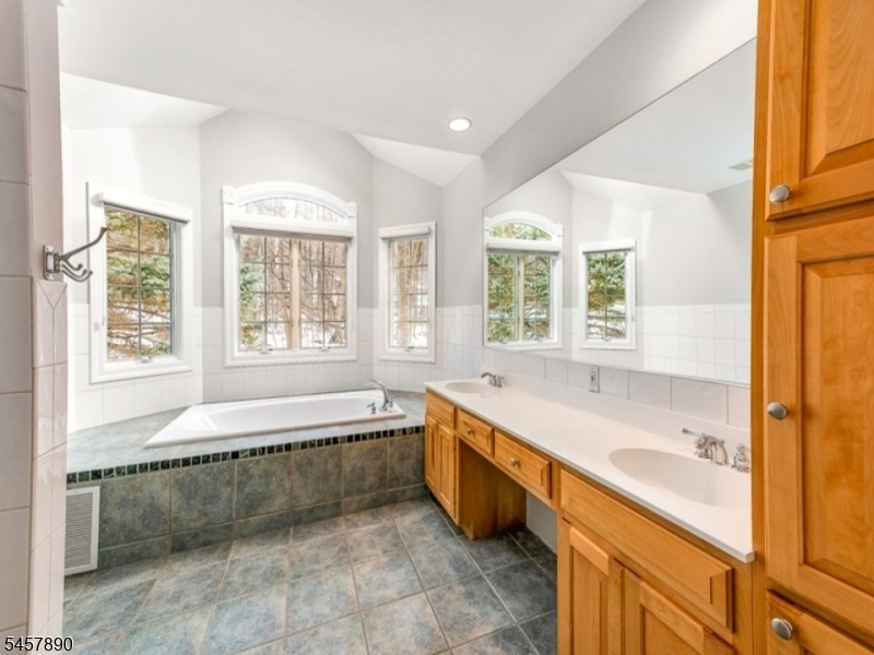 2 Echo Lane Randolph NJ 07869