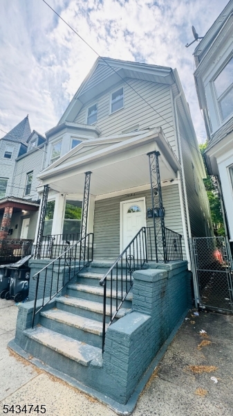 131 S 8th Street Newark NJ 07107