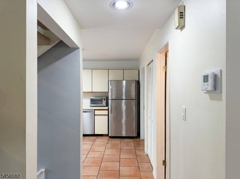 231 Kingsberry Drive Franklin NJ 08873
