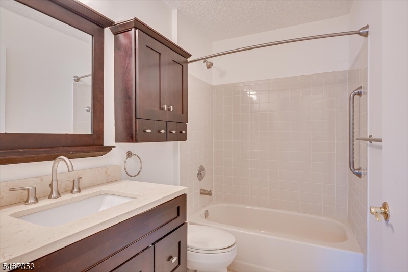 71 Rachel Court Franklin NJ 08823