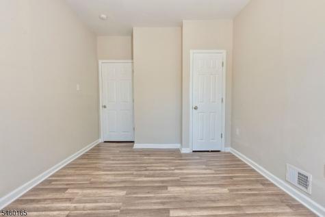 186 N 17th Street East Orange NJ 07017