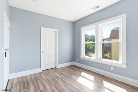 10 Charles Street East Orange NJ 07017