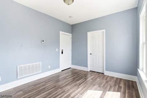 10 Charles Street East Orange NJ 07017