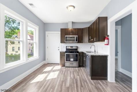 10 Charles Street East Orange NJ 07017