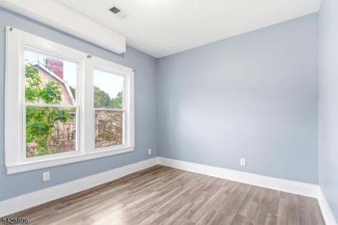 10 Charles Street East Orange NJ 07017