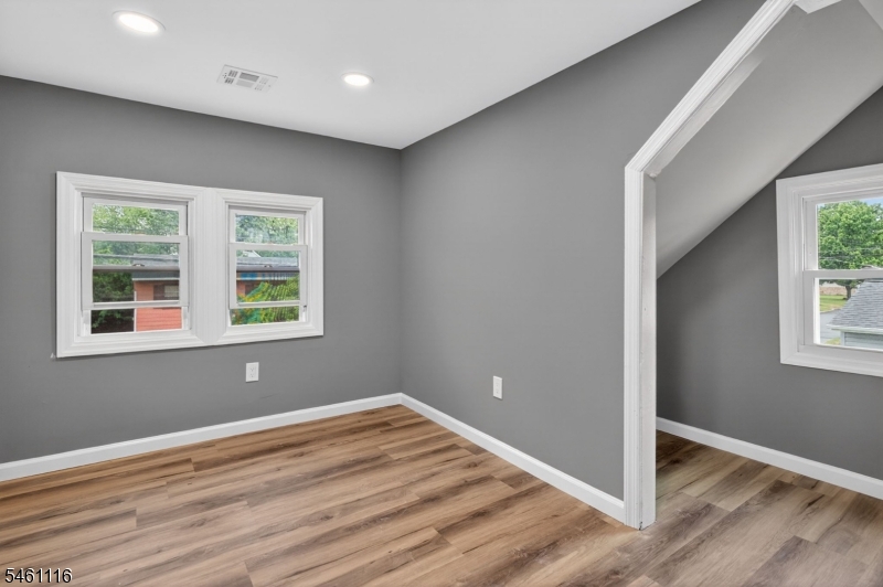 16 Gordon Street Aberdeen NJ 07721