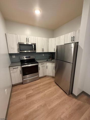 70 W Grand Elizabeth NJ 07202