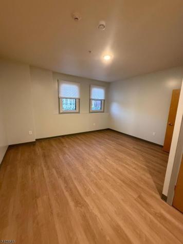 70 W Grand Elizabeth NJ 07202
