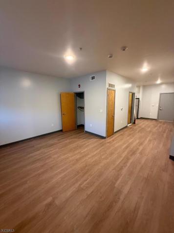 70 W Grand Elizabeth NJ 07202