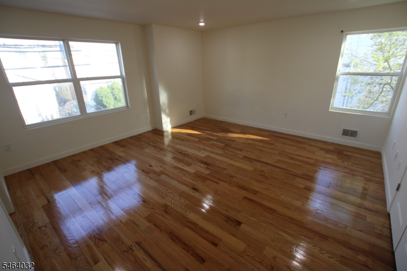 106 Grove Terrace Newark NJ 07106