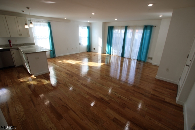 106 Grove Terrace Newark NJ 07106