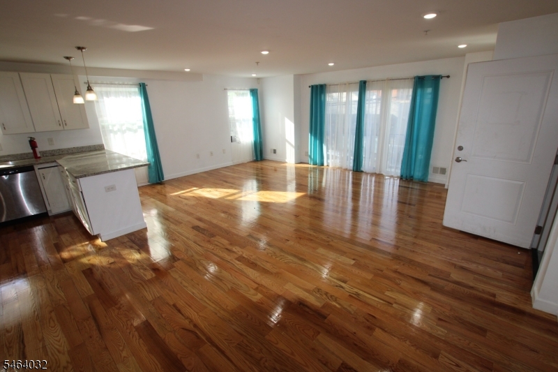 106 Grove Terrace Newark NJ 07106