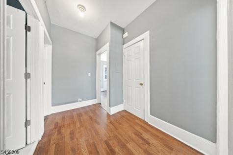 33 Van Houten Place Belleville NJ 07109