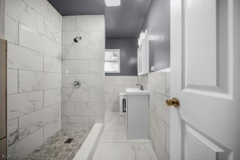 33 Van Houten Place Belleville NJ 07109