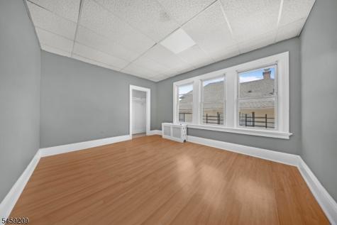 33 Van Houten Place Belleville NJ 07109