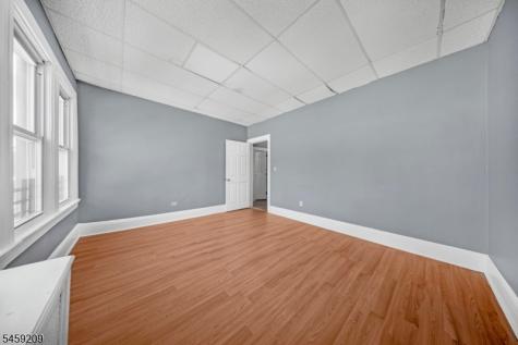 33 Van Houten Place Belleville NJ 07109