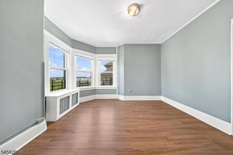 33 Van Houten Place Belleville NJ 07109