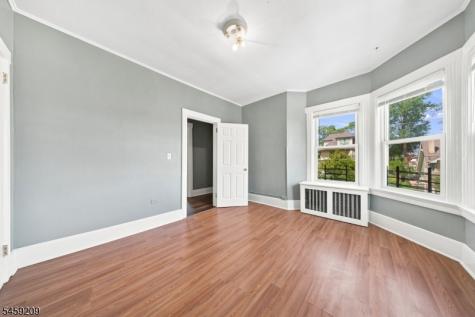 33 Van Houten Place Belleville NJ 07109