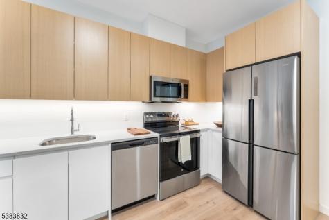 431 Drive Mlk Jr Boulevard East Orange NJ 07018