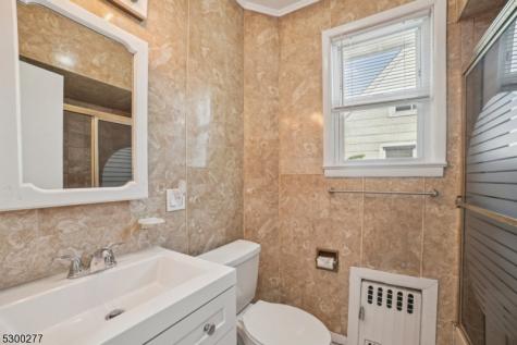 16 Henry Street Bloomfield NJ 07003