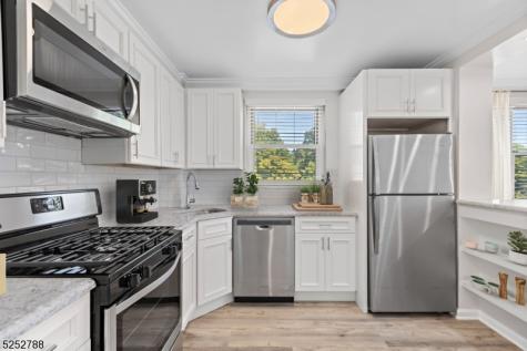 36 Hawthorne Place Montclair NJ 07042